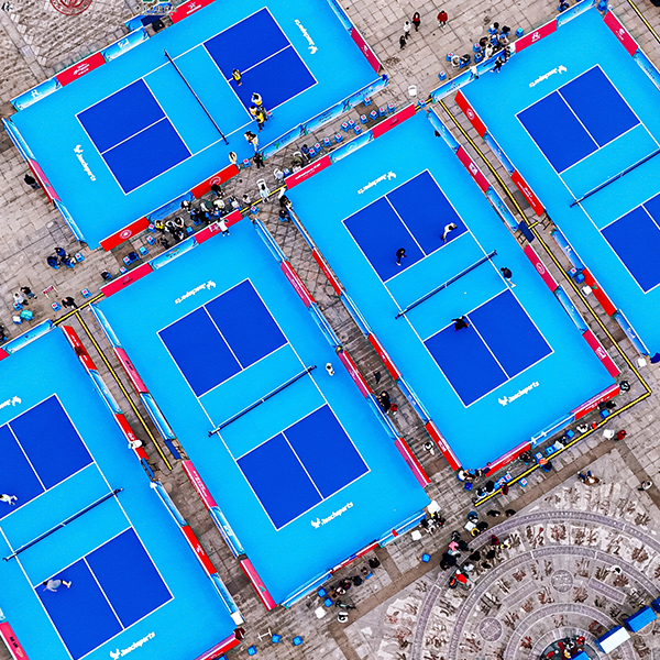 2025诚信的丙烯酸地胶源头厂家哪家可靠:小小锁扣大乾坤：专利快装技术如何节省30%工期