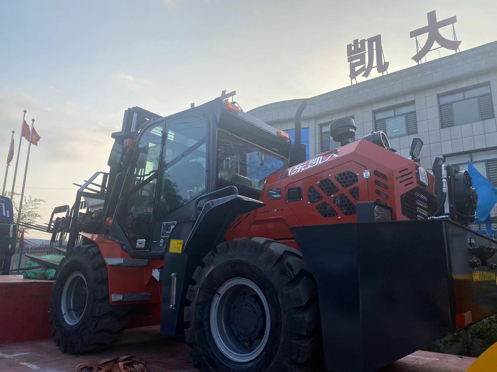 2025正规的6吨越野叉车源头厂家推荐:专业化细分明显,场景定制化成为主流 2025正规的6吨越野叉车源头厂家推荐:专业化细分明显,场景定制化成为主流