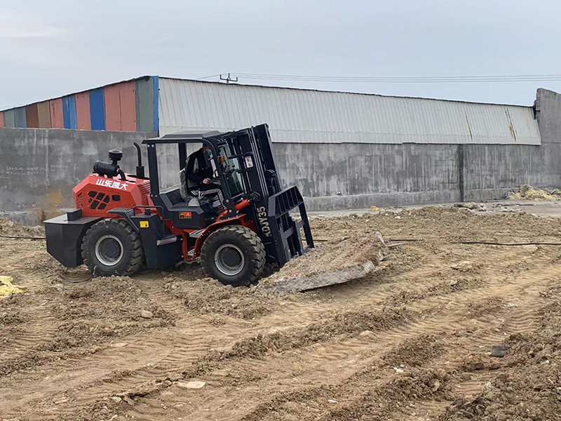 2025知名的四驱叉车加工厂家排行榜单:操作人员培训,专业技能提升方法 2025知名的四驱叉车加工厂家排行榜单:操作人员培训,专业技能提升方法