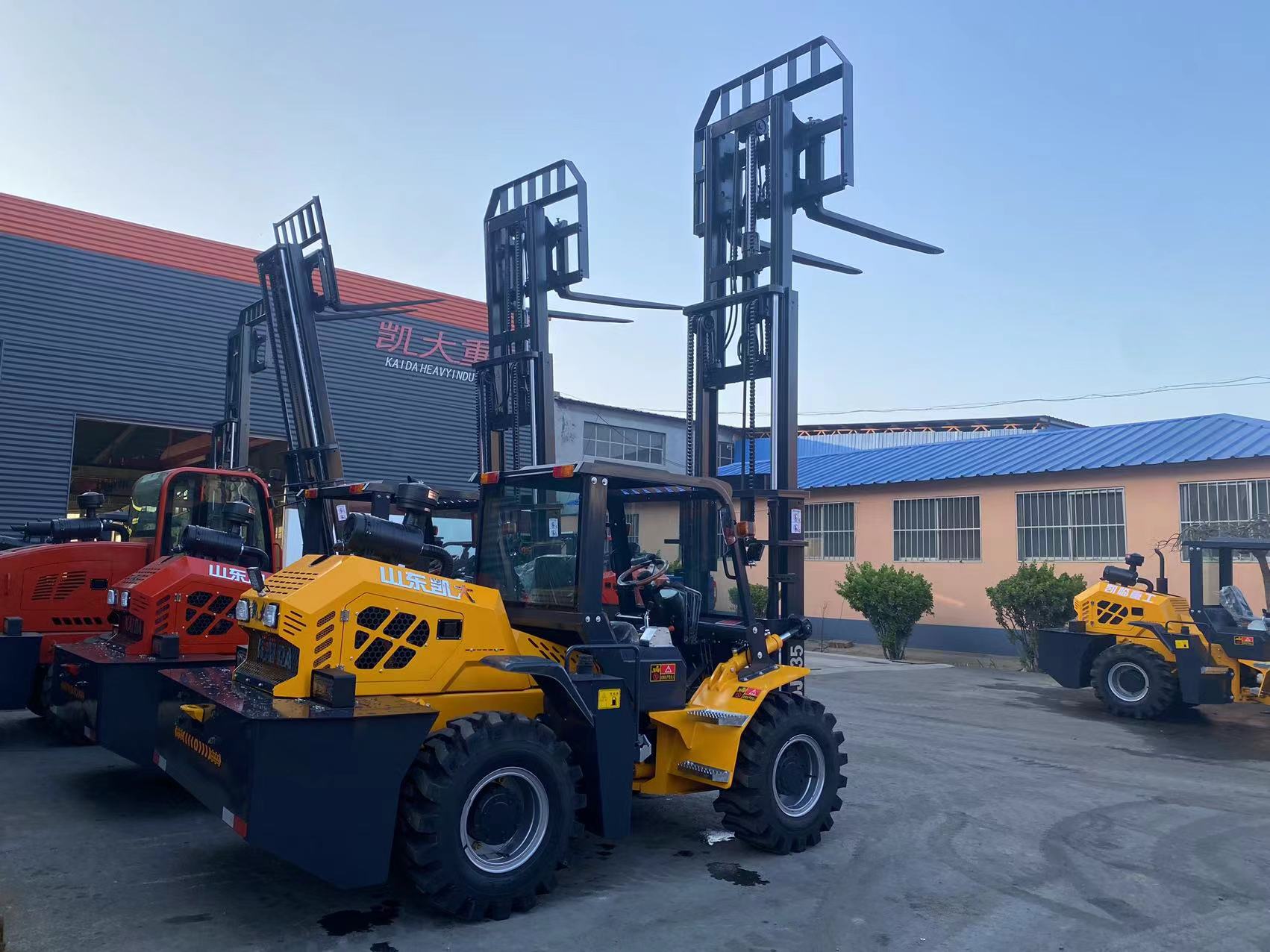 2025优质的矮款越野叉车加工厂家口碑排名:定制化能力突出，满足各国差异需求